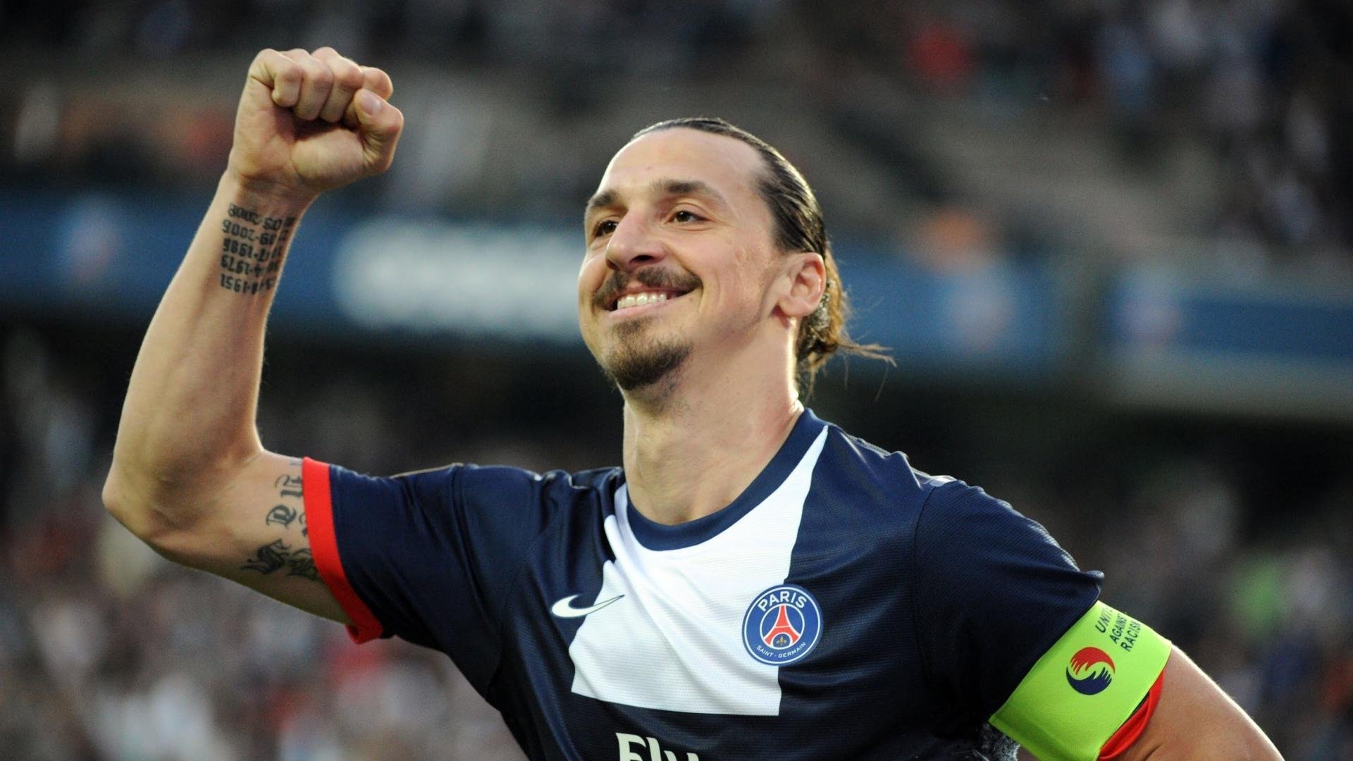 冠军球队球员参与公益马拉松传播健康理念，马拉松运动员签约赞助